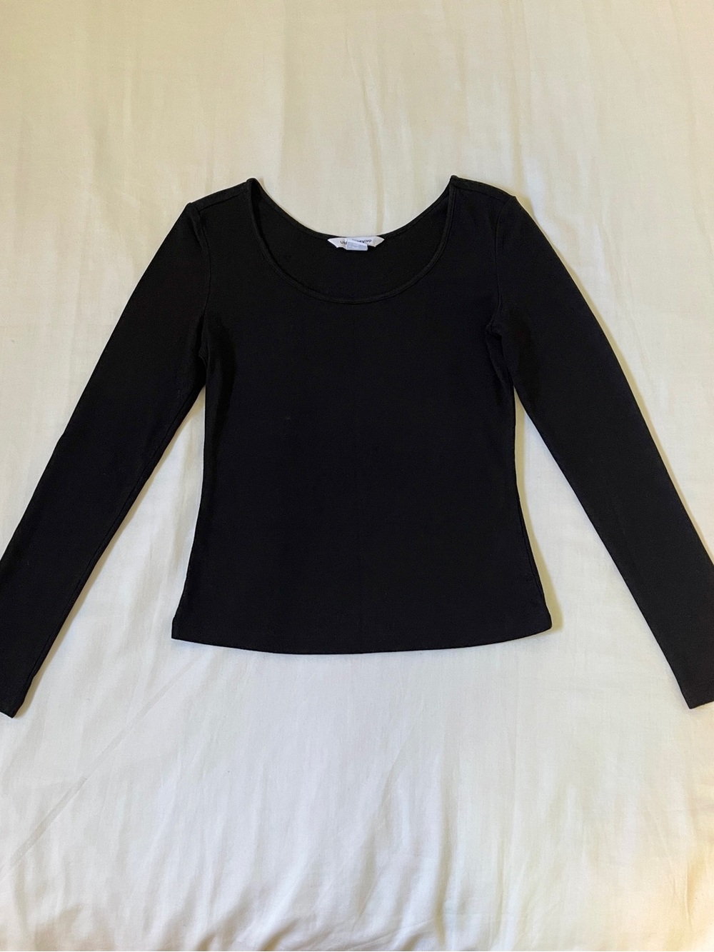 NWOT Scoop-Neck Long Sleeve Top in Black
